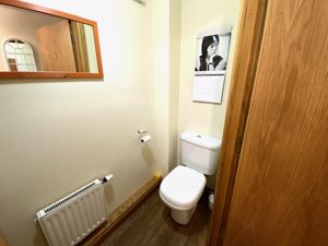 Guest WC- click for photo gallery